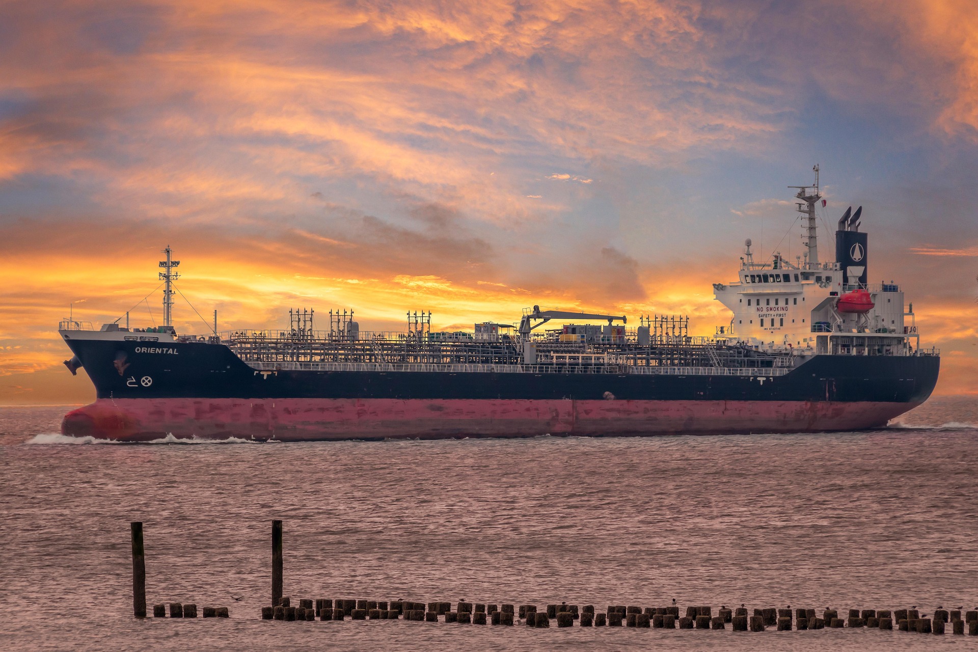 SpeedleCourier ocean freight background